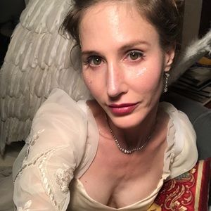 Meet your Posher, Gay anna